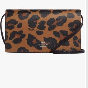 Cheetah coach clutch